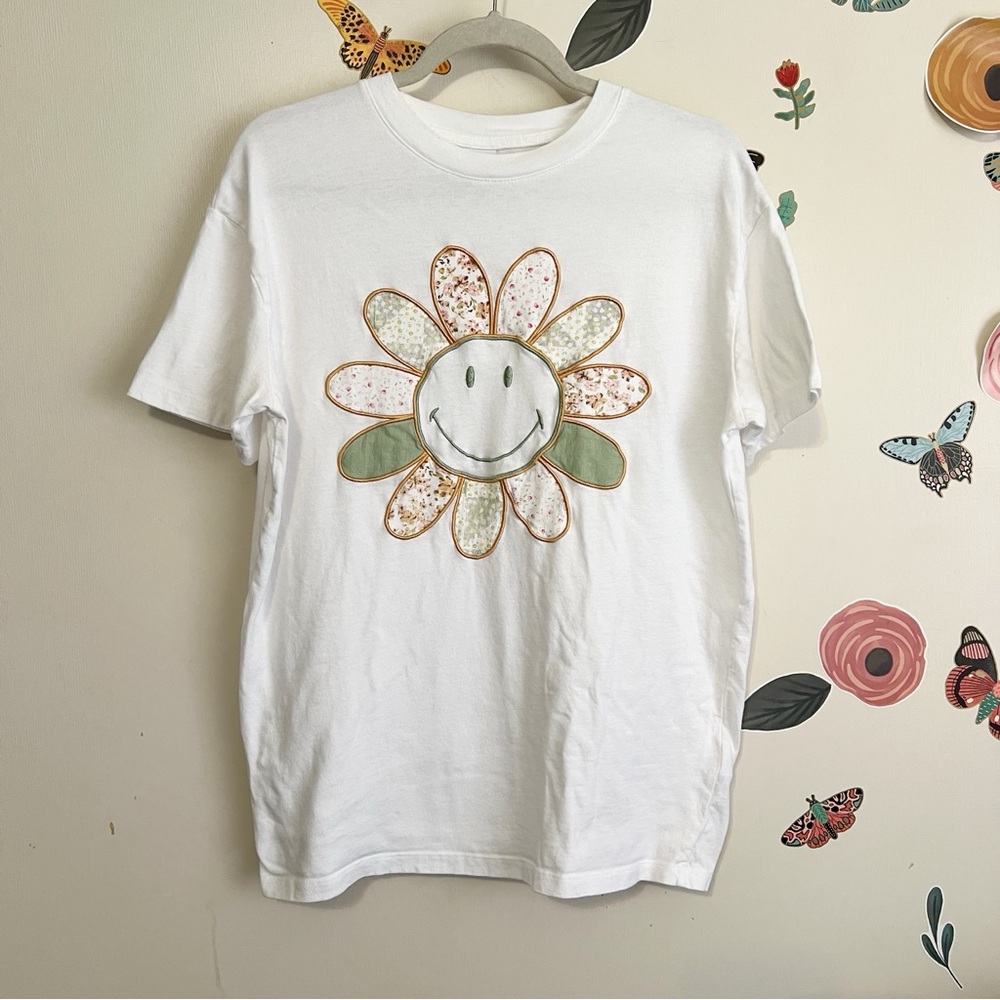 Cotton On White T-Shirt with Floral Smiley XS
